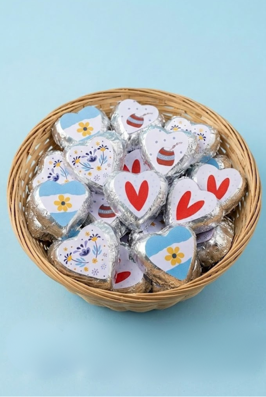 Canasta de corazoncitos con dulce de leche x30