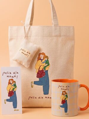 Combo Día de la Madre en tonos durazno: totebag, taza y tarjeta ilustradas con '¡Feliz día Mamá!'